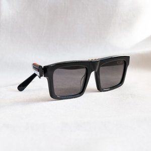Like New! “Falabella" chain sunglasses